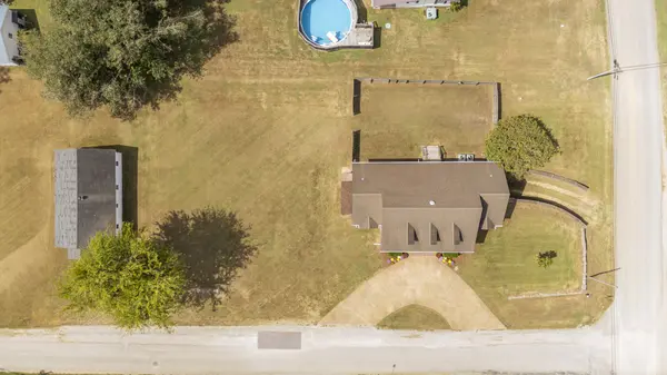 204 Vine St, Clifton, TN 38425