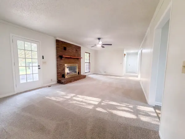 706 Windmere Dr, Lebanon, TN 37090