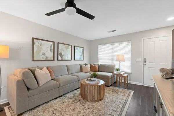 450 Flintlock Ct, Nashville, TN 37217