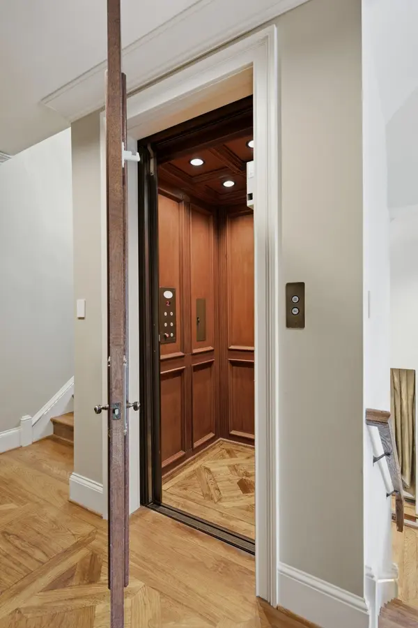 102 West End Close #102, Nashville, TN 37205