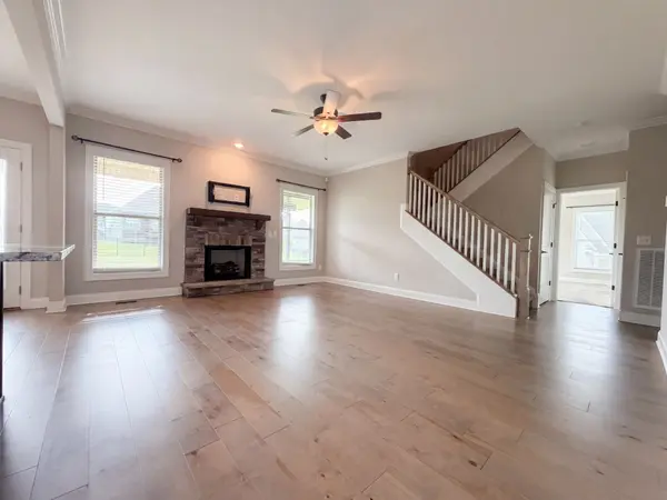 1307 Christina Ct, Lebanon, TN 37087