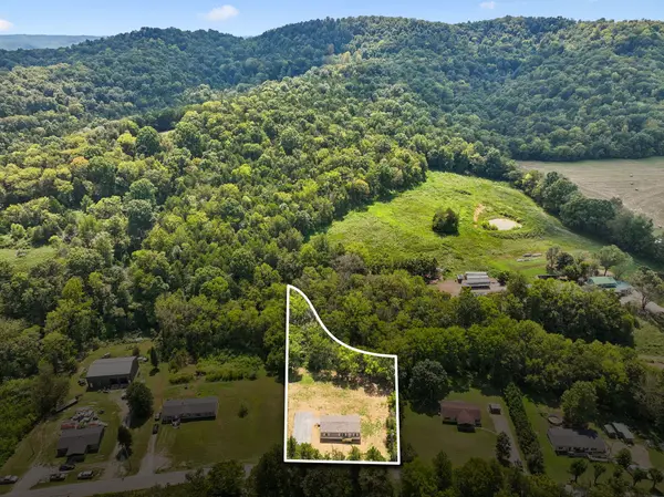 6230 Walker Creek Rd, Alexandria, TN 37012