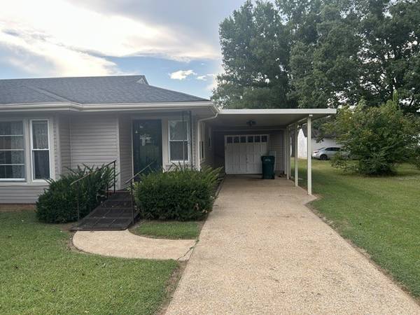 318 S Cedar Ln, Pulaski, TN 38478