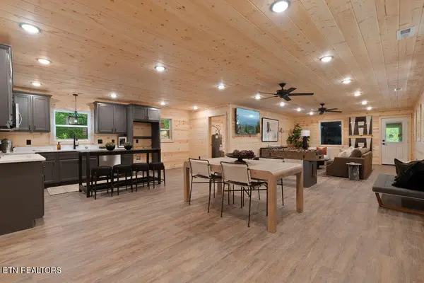 927 Carvers Lane, Sevierville, TN 37876