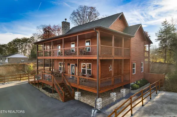 2822 Seth Rd, Pigeon Forge, TN 37863