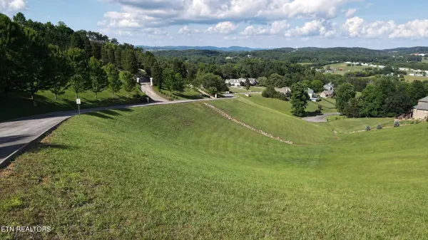 24 Bentwood Drive, Kodak, TN 37764