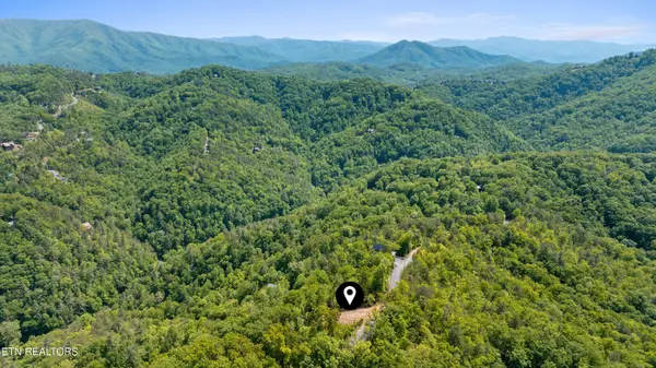 3043 Hatcher Top Rd, Sevierville, TN 37862