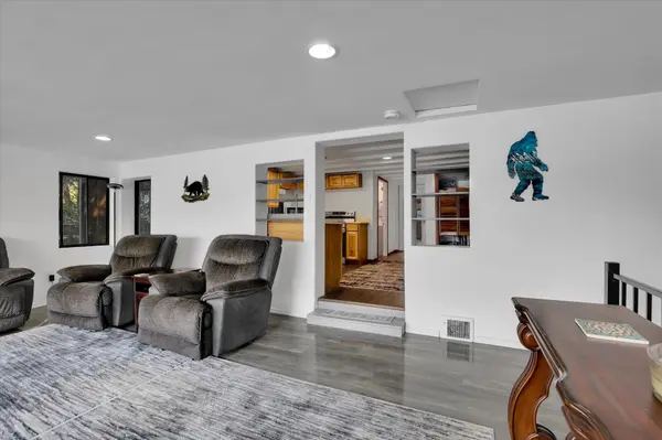 551 Davis Lake Rd, Usk, WA 99180