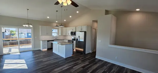 5043 N Toben Dr, Bel Aire, KS 67226