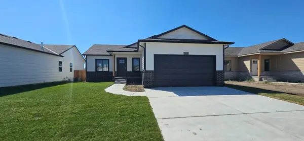 5043 N Toben Dr, Bel Aire, KS 67226