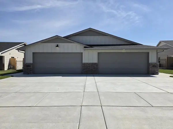 2881 S Cedar Crest Ct, Wichita, KS 67215