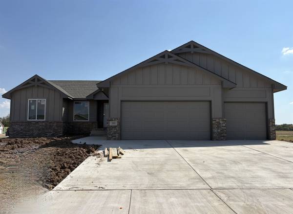 213 E Hanscom St, Derby, KS 67037