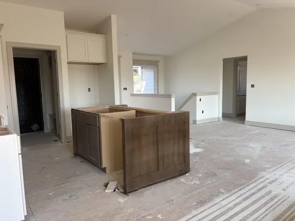 213 E Hanscom St, Derby, KS 67037