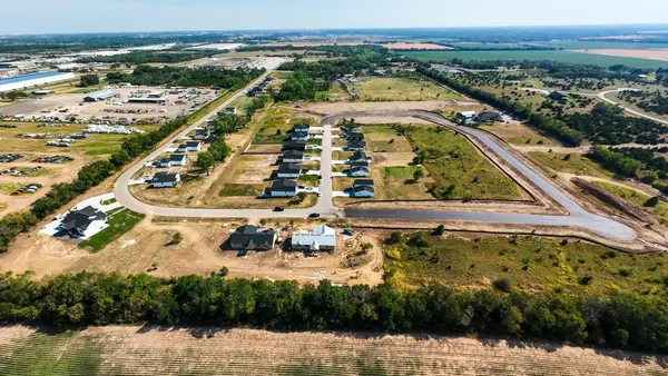 2920 E Ofelia St, Valley Center, KS 67147
