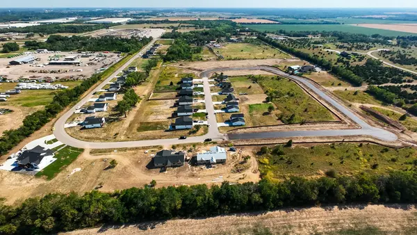 2920 E Ofelia St, Valley Center, KS 67147