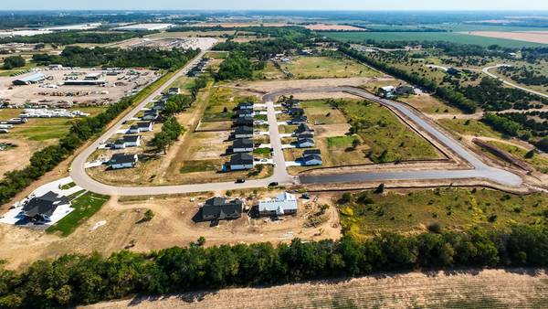 2920 E Ofelia St, Valley Center, KS 67147