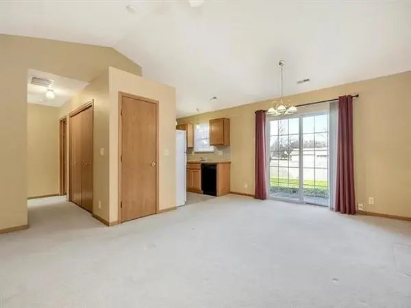 616 Autumn Ridge Ct, Andover, KS 67002