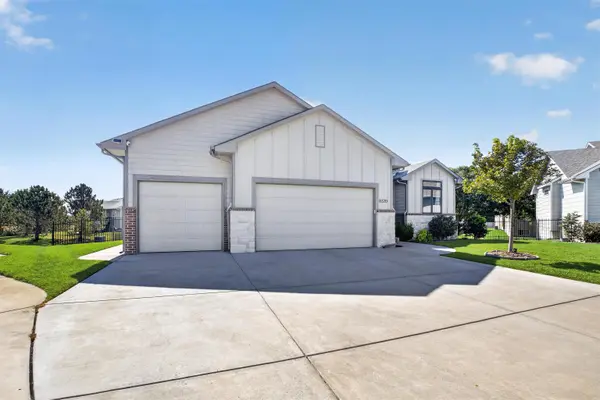 8320 W Kackley Ct, Wichita, KS 67205