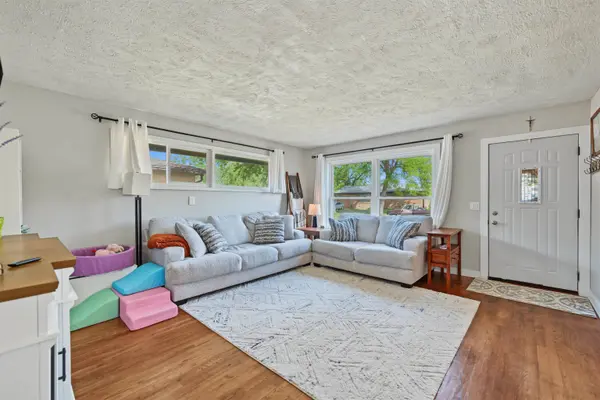 712 Ralph, Salina, KS 67401