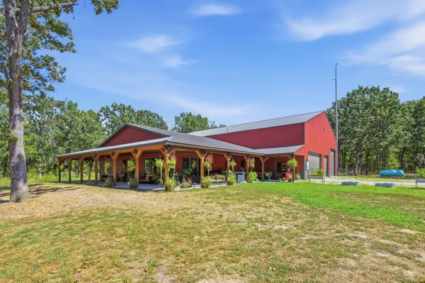 8309 Nighthawk RD, Neosho, MO 64850