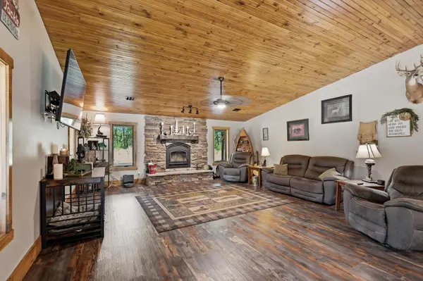 8309 Nighthawk RD, Neosho, MO 64850