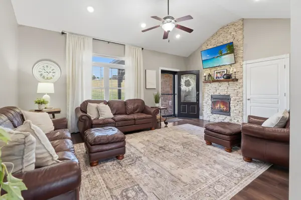 4446 Findley RD, Macomb, MO 65702