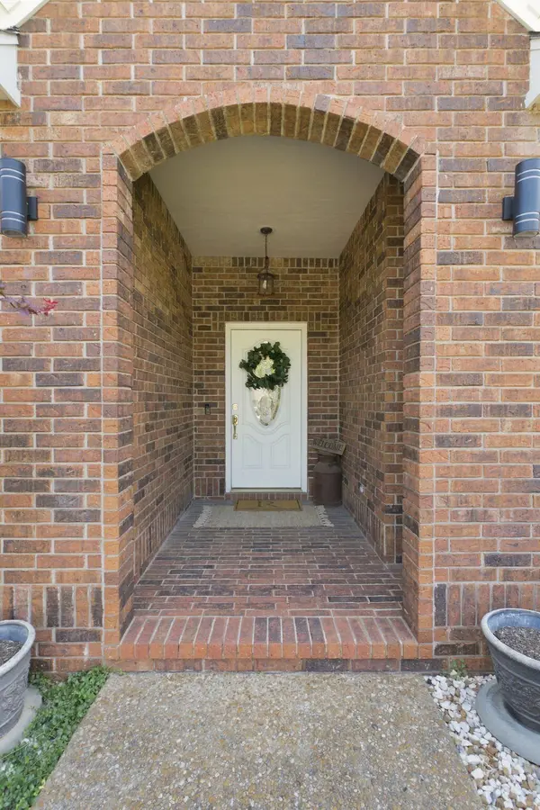 3214 S Oak AVE, Springfield, MO 65804