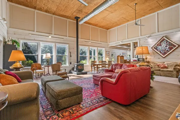 770 Dickson RD, Campobello, SC 29322
