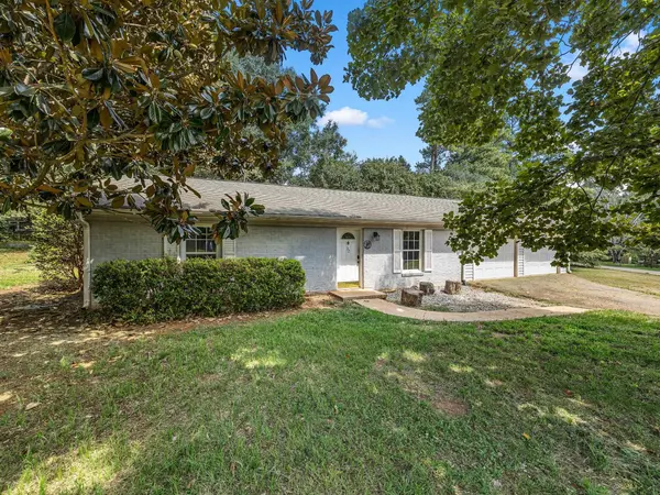 32 Brookville DR, Wellford, SC 29385