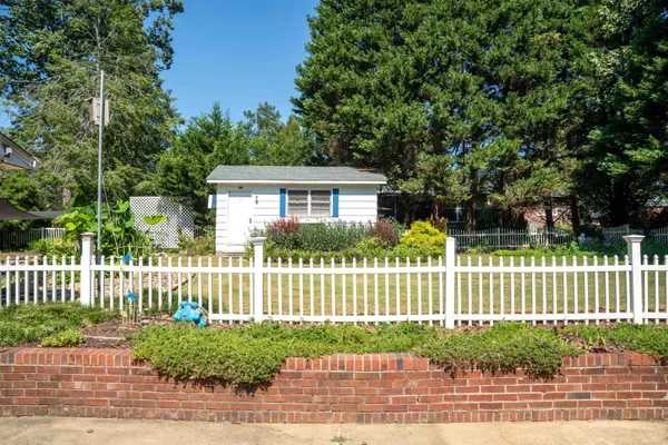 114 E Brookwood LN, Cowpens, SC 29330