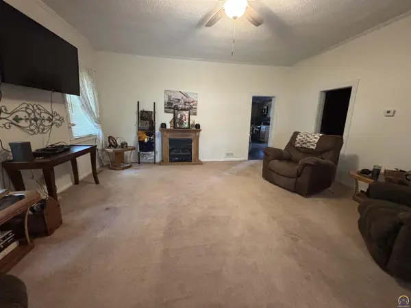 300 W Maple ST, Hartford, KS 66854