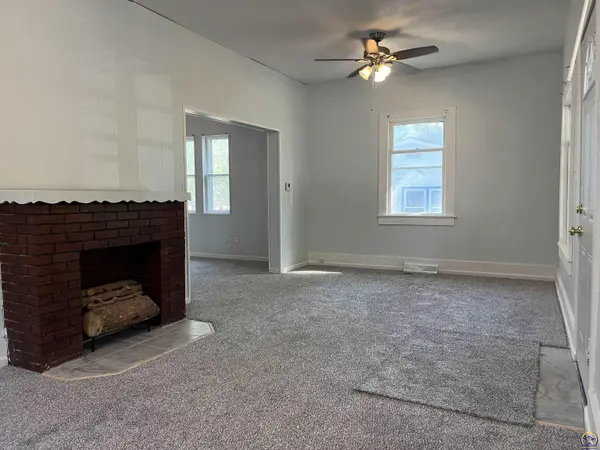 916 Lawrence ST, Emporia, KS 66801