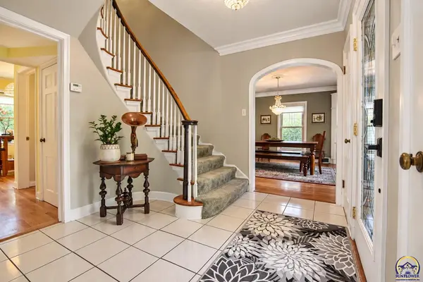 1825 SW Oakley AVE, Topeka, KS 66604