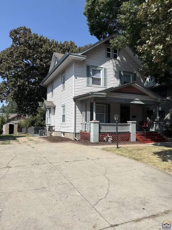 1193 SW College AVE, Topeka, KS 66604