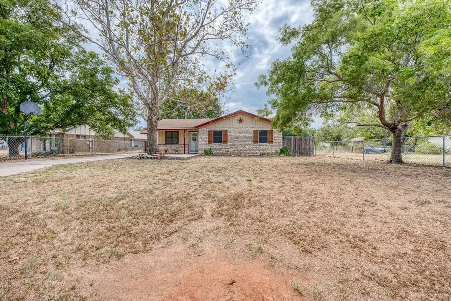 212 N River Oaks DR, Burnet, TX 78611