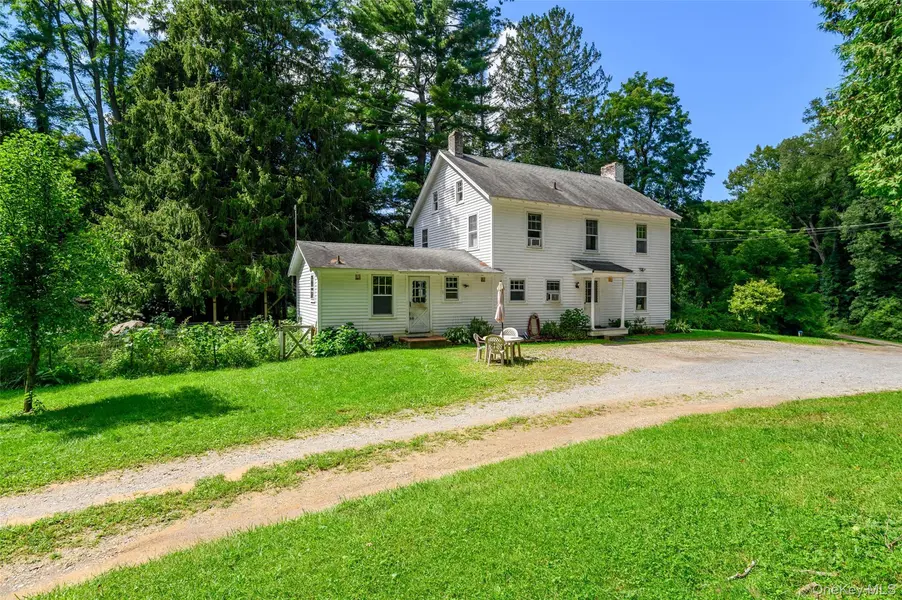 264 Quaker Hill RD, Pawling, NY 12564
