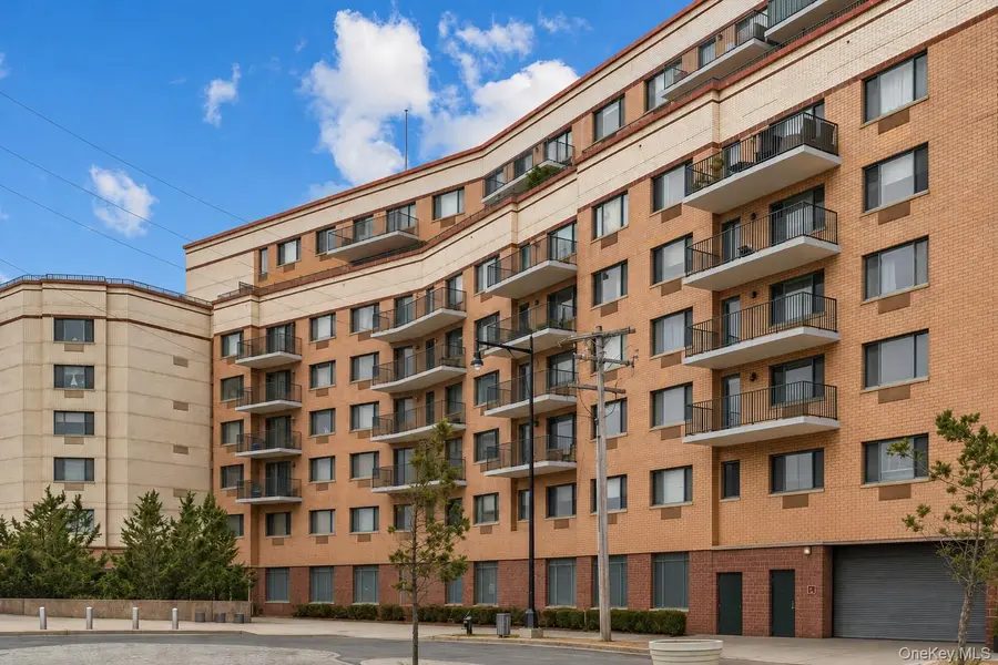 136 Beach 117th ST #2H, Rockaway Park, NY 11694