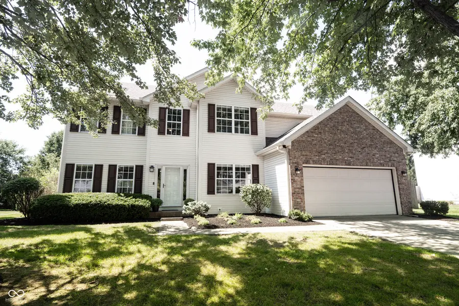 14630 Deerwood DR, Carmel, IN 46033