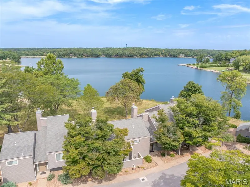 103 Geneva Cove DR, Innsbrook, MO 63390