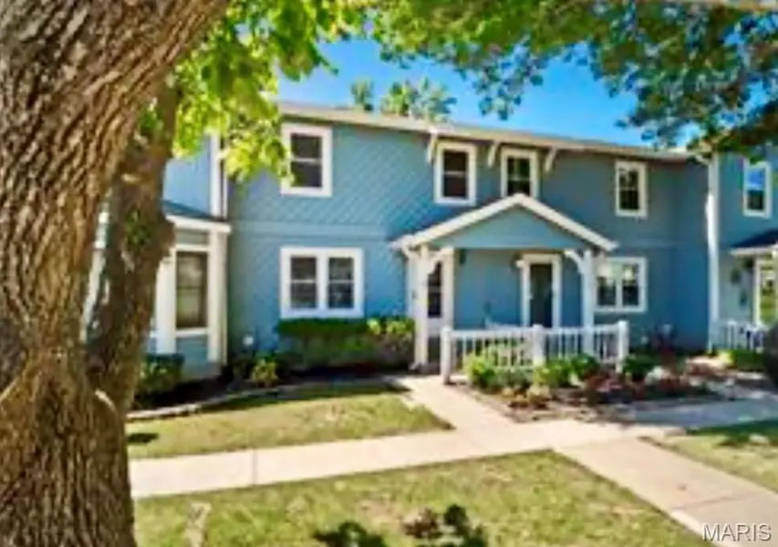 25 Catamaran DR #2, Lake St Louis, MO 63367