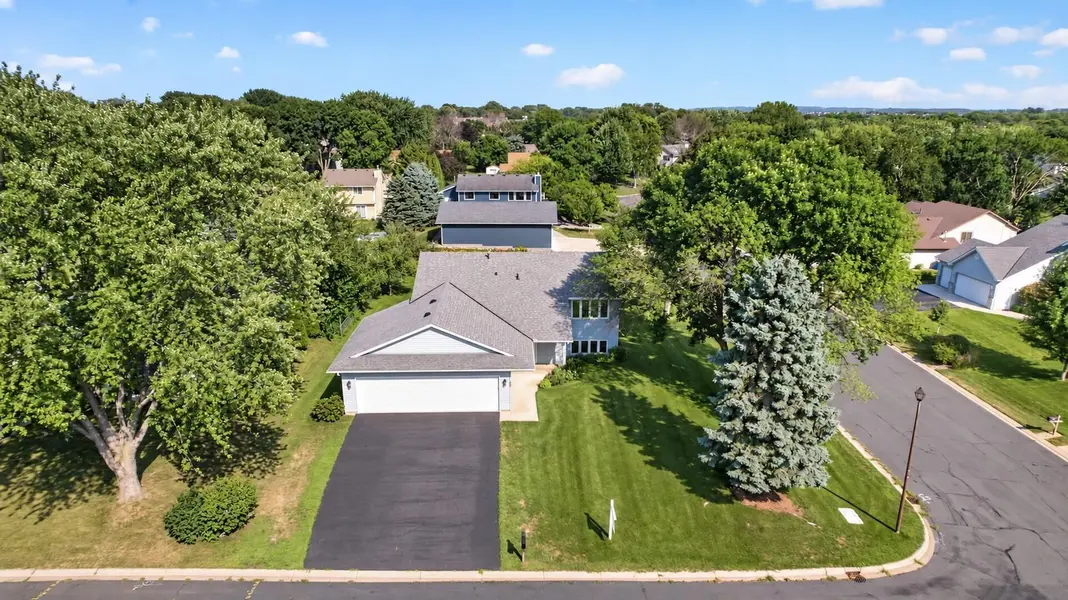 1193 Shawmut ST S, Shakopee, MN 55379