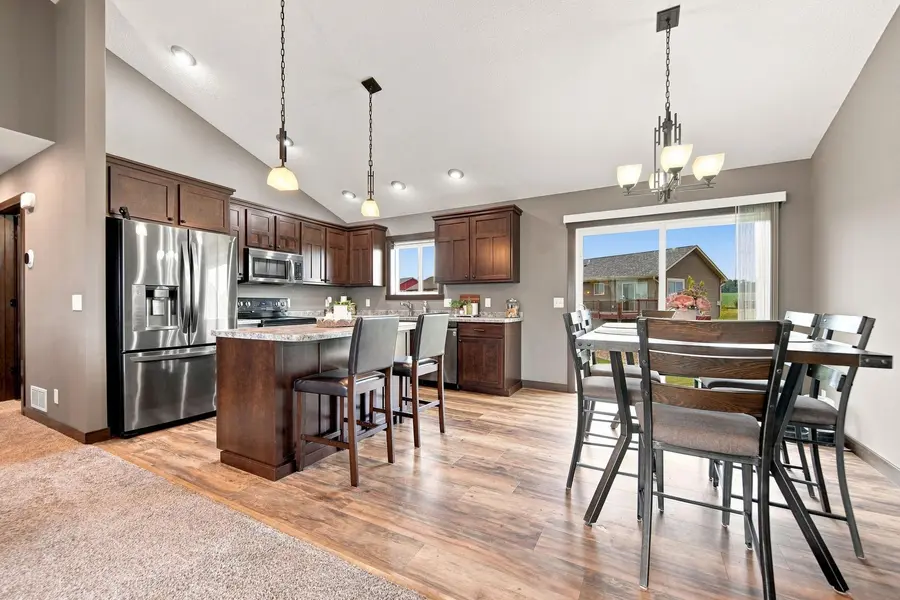 270 Prairie RD, New Richmond, WI 54017