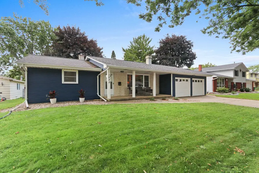 1222 ROYAL BLVD, Green Bay, WI 54303-4239