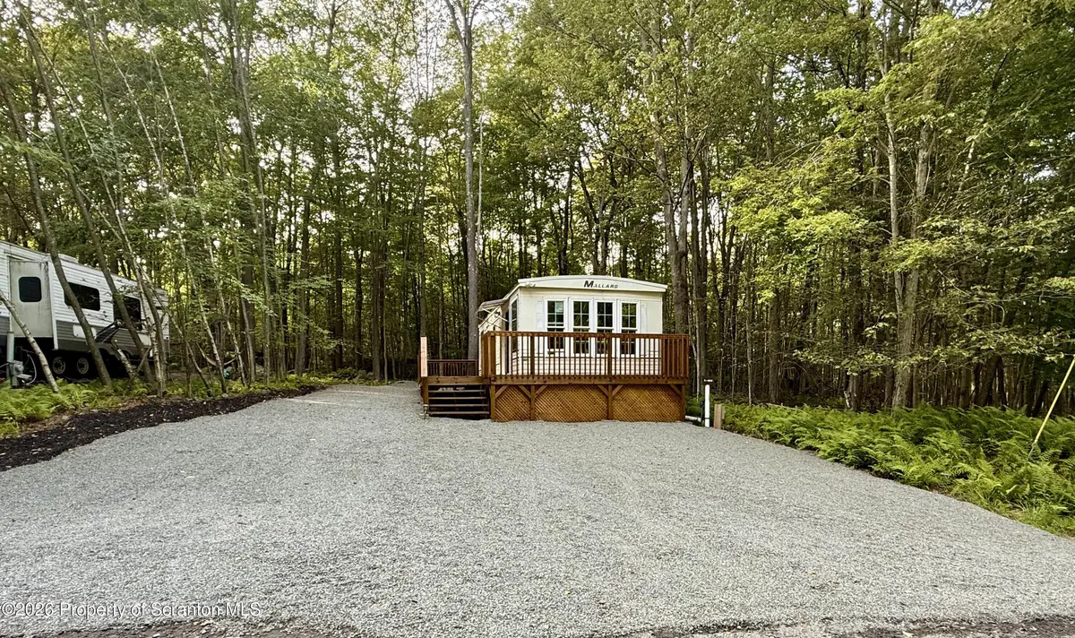 863 Bald Eagle DR, Covington Twp, PA 18424