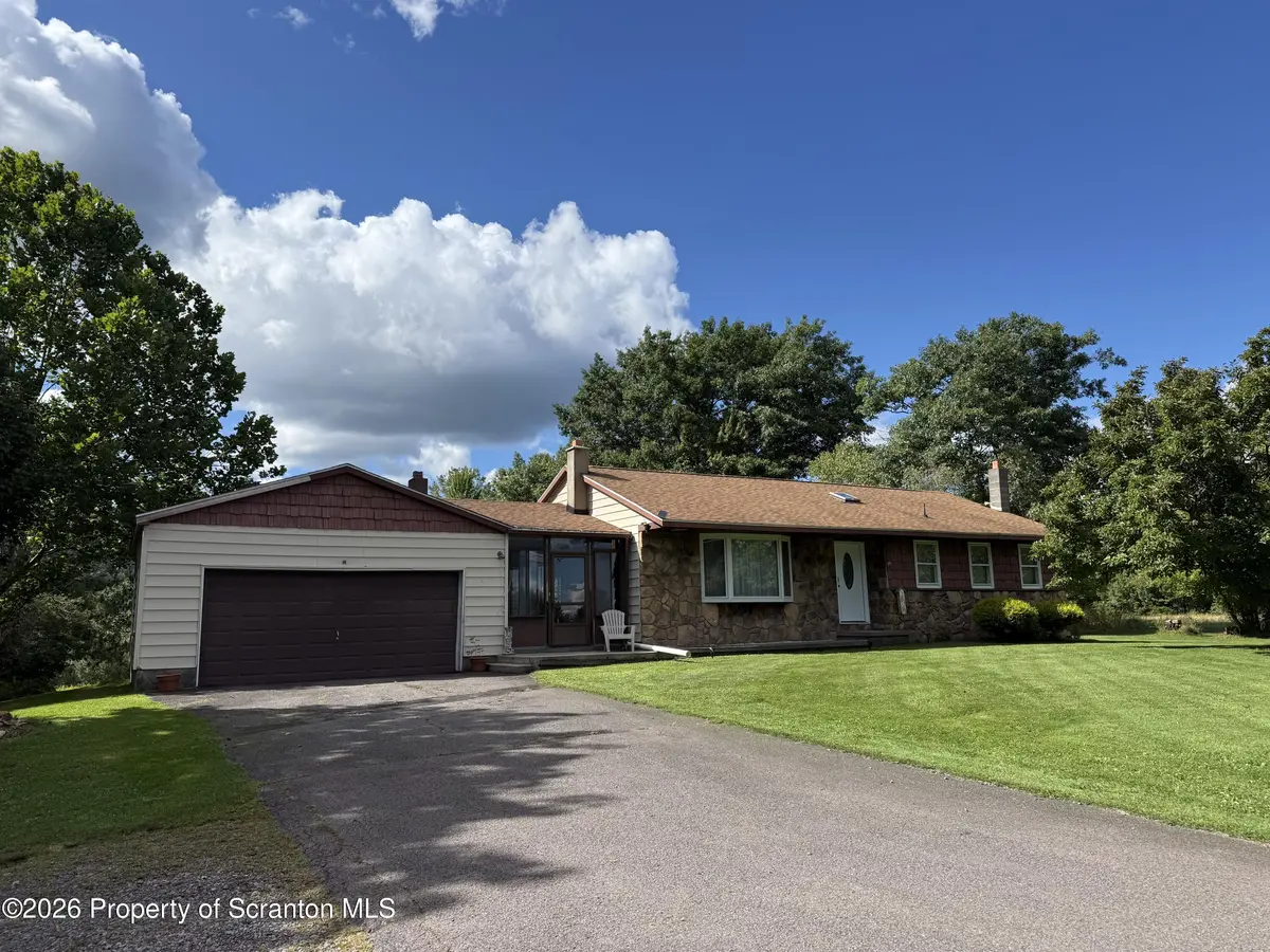 739 Cortez RD, Jefferson Twp, PA 18436