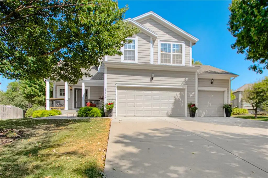 17514 W 162nd ST, Olathe, KS 66062