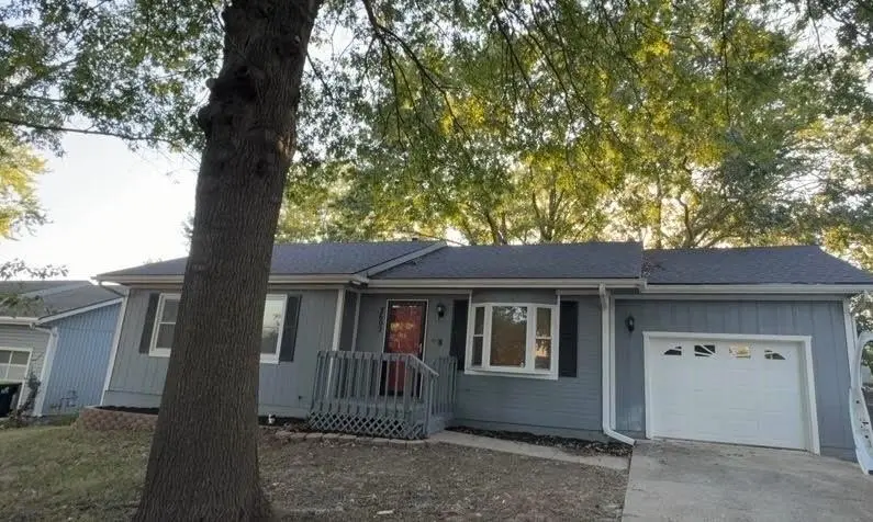2602 Easton ST, Harrisonville, MO 64701