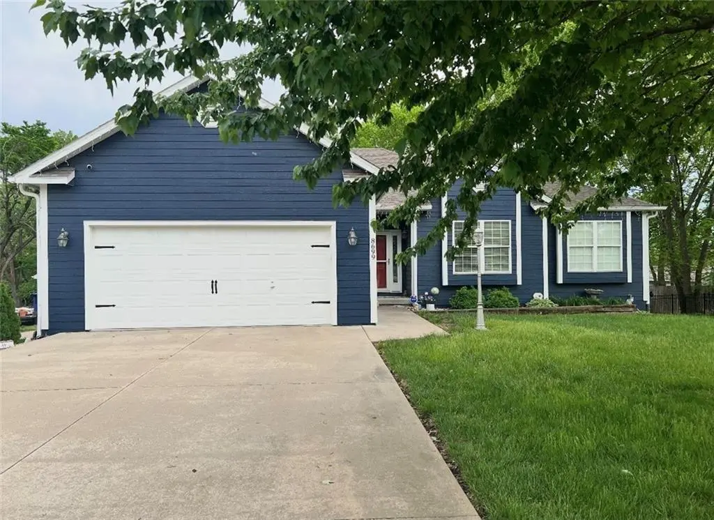 8699 Penner AVE, De Soto, KS 66018