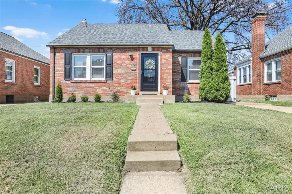 5831 Rhodes AVE, St Louis, MO 63109