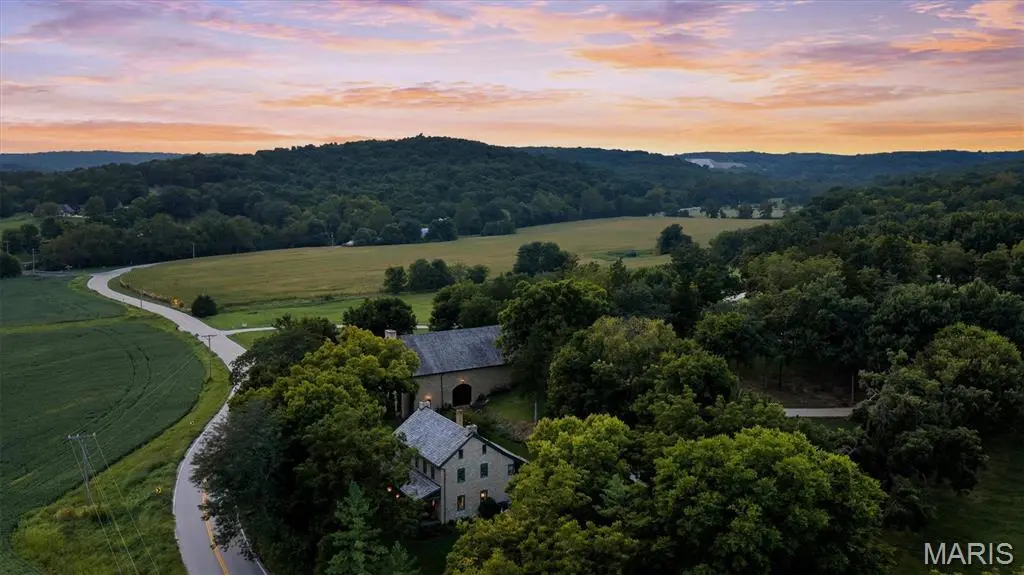 2275 Highway F, Defiance, MO 63341